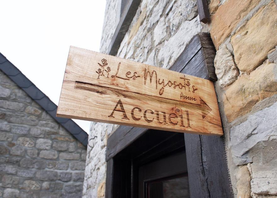 Bed and Breakfast Les Myosotis Assesse Exterior foto